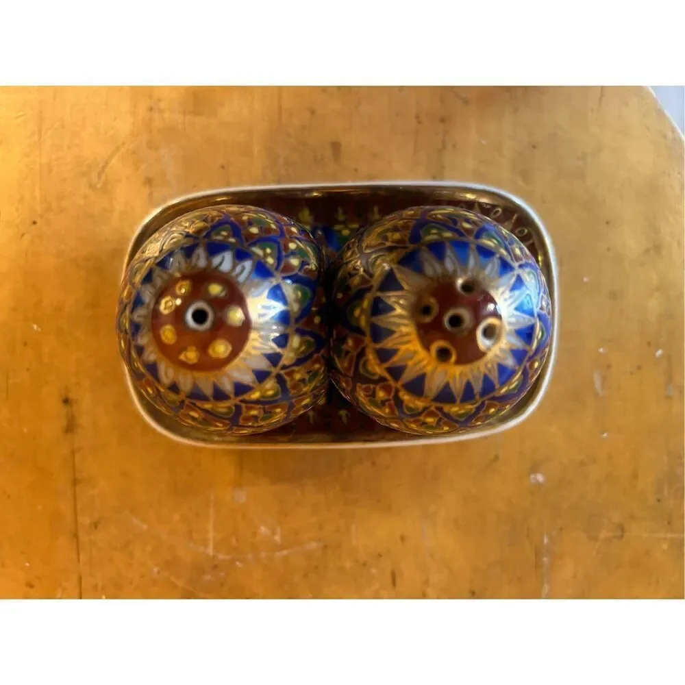 Vintage Hand Painted Thai Benjarong Gold Encrusted Porcelain Salt/Pepper Shakers